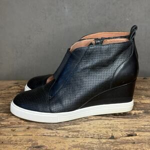 Linea Paolo Felicia Wedge Sneaker Womens 7B Black Leather Hidden Wedge